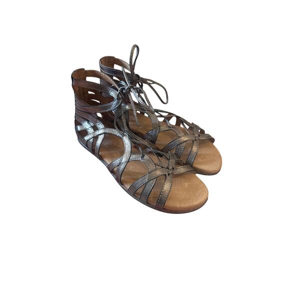 Women 7M Gentle Souls Kenneth Cole Gold Break My Heart 3 Cage Gladiator Sandals - Picture 1 of 10
